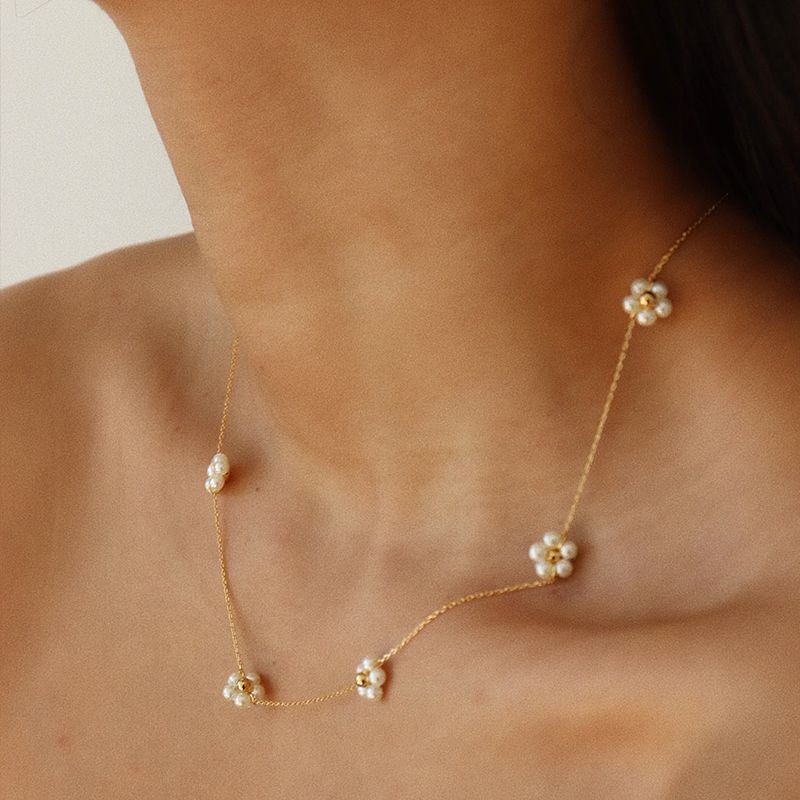 Scattered Flowers necklace