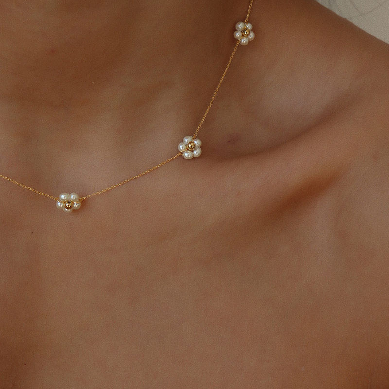 Scattered Flowers necklace